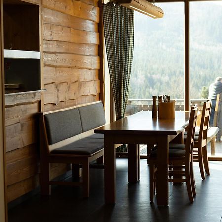 Hotel Kristian Kubova Hut Bagian luar foto
