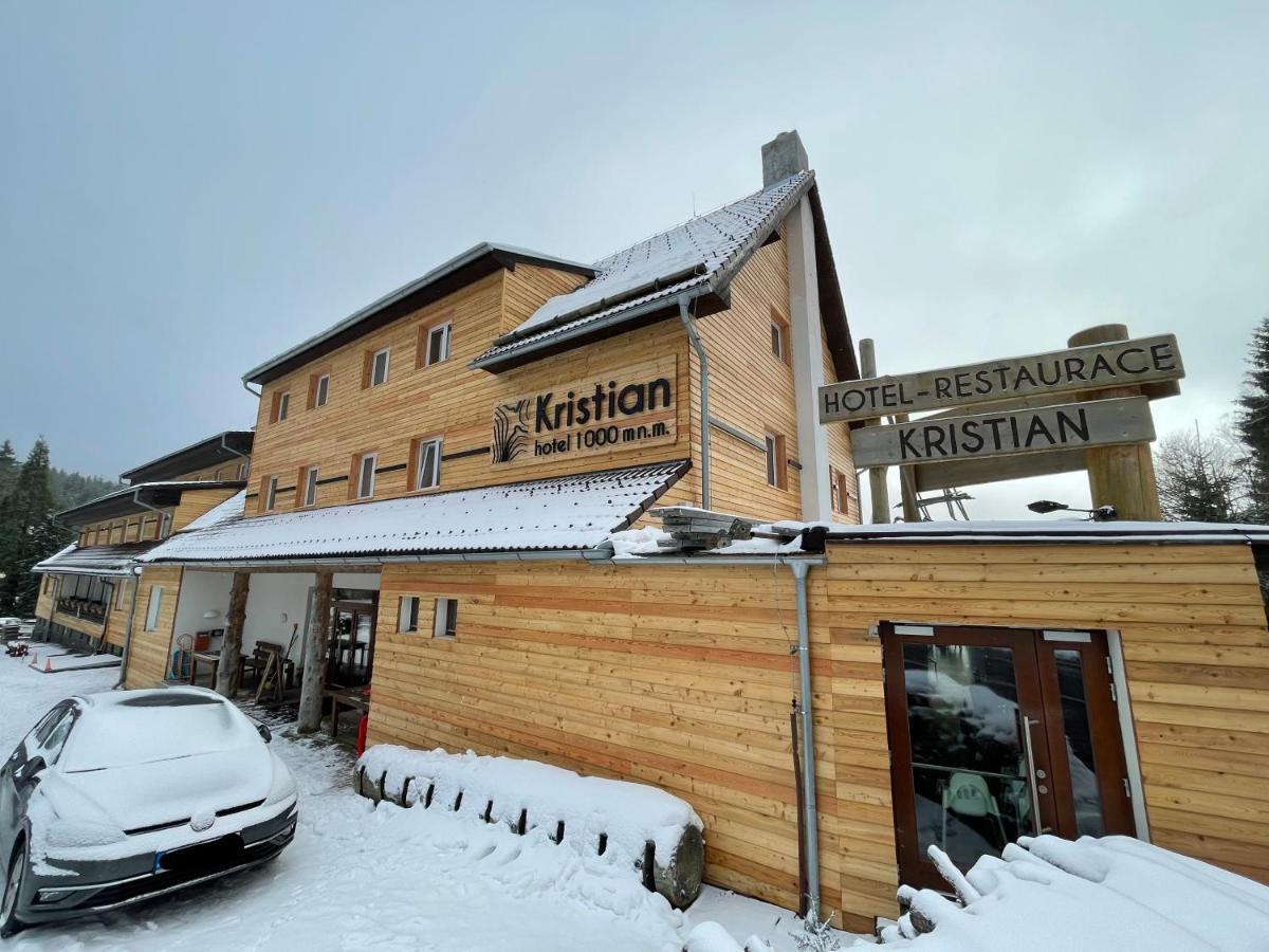 Hotel Kristian Kubova Hut Bagian luar foto