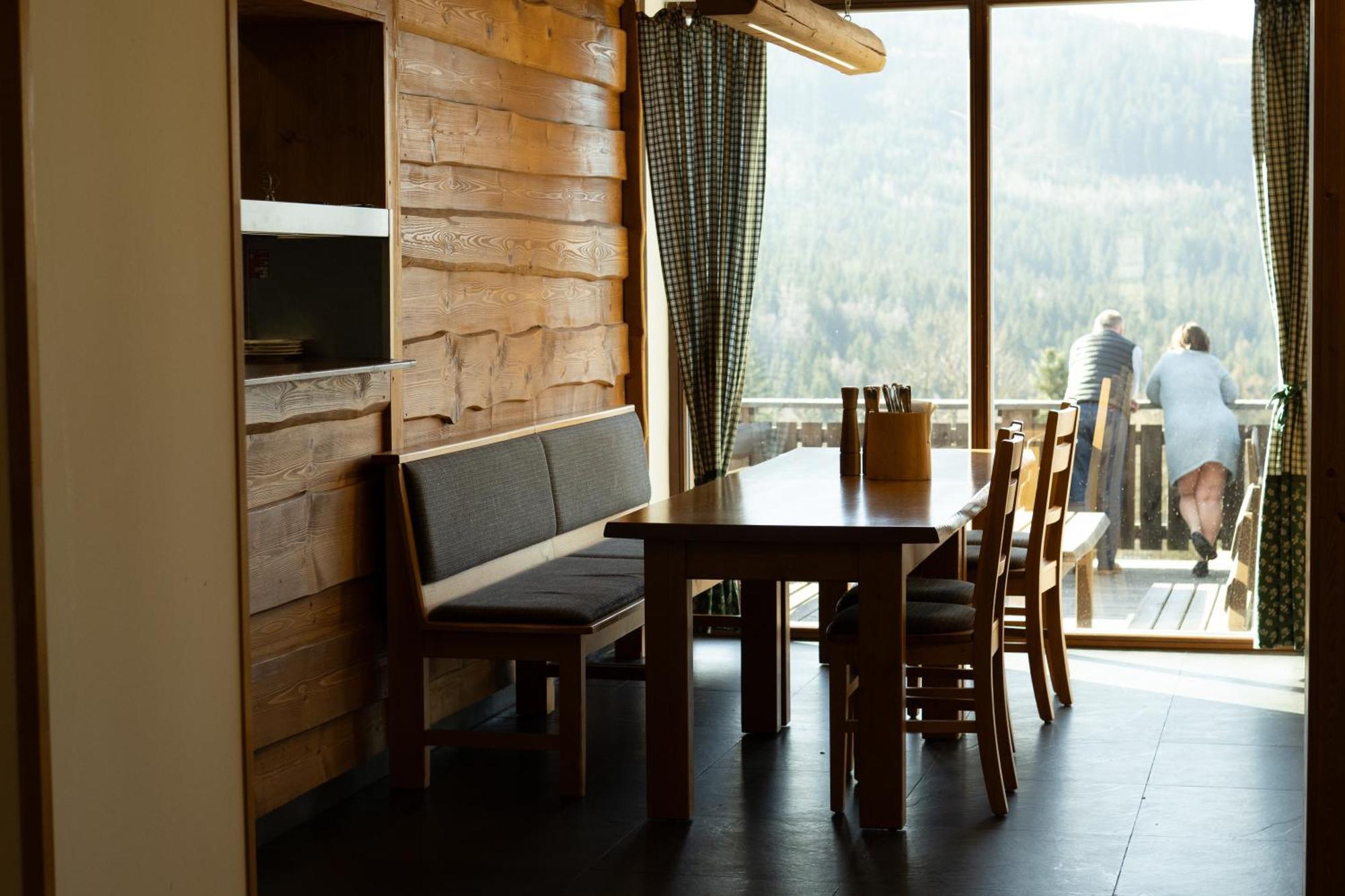 Hotel Kristian Kubova Hut Bagian luar foto