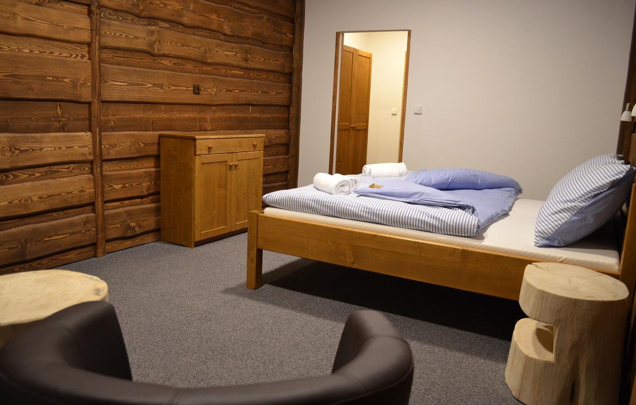 Hotel Kristian Kubova Hut Bagian luar foto
